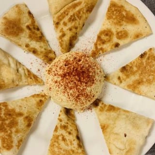 Homemade Spicy Hummus